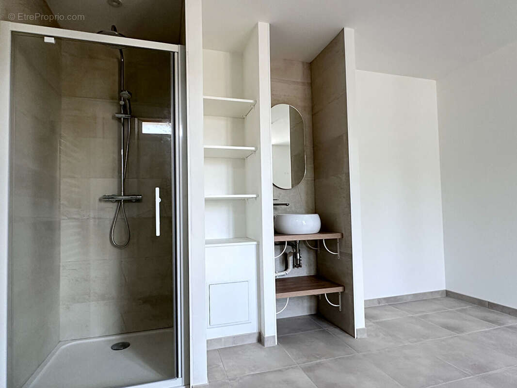 Maison entièrement rénovée - 4 chambres - Jardin à L'Isle-d'Espagnac - photo 13