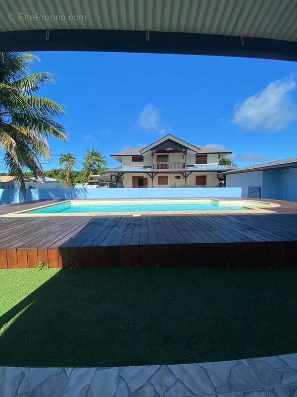 Maison à REMIRE-MONTJOLY