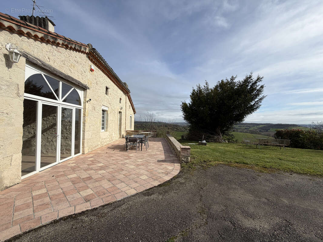 Maison à SAINT-PIERRE-DE-CLAIRAC