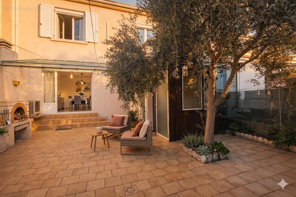 Maison à COURSAN