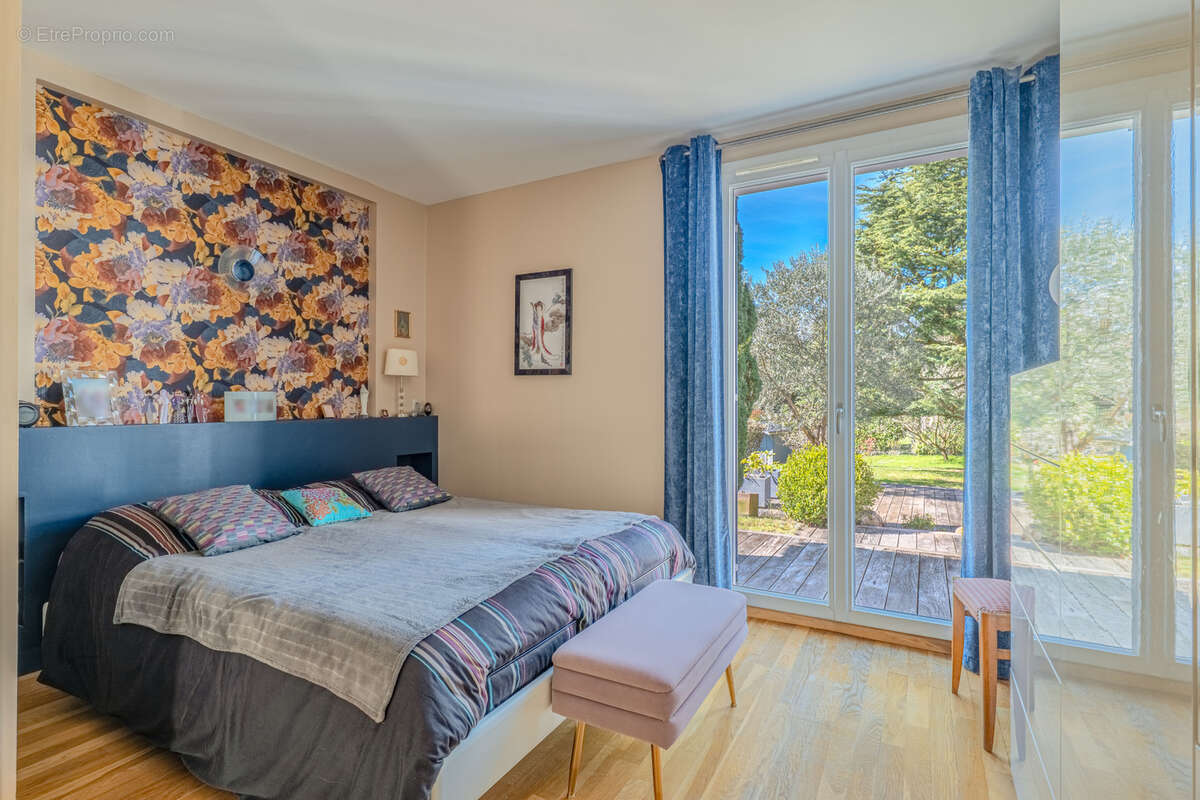 Maison à LA TOUR-DE-SALVAGNY