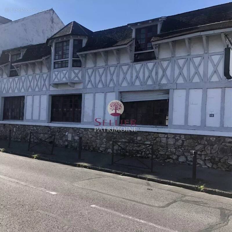 Commerce à EMERAINVILLE