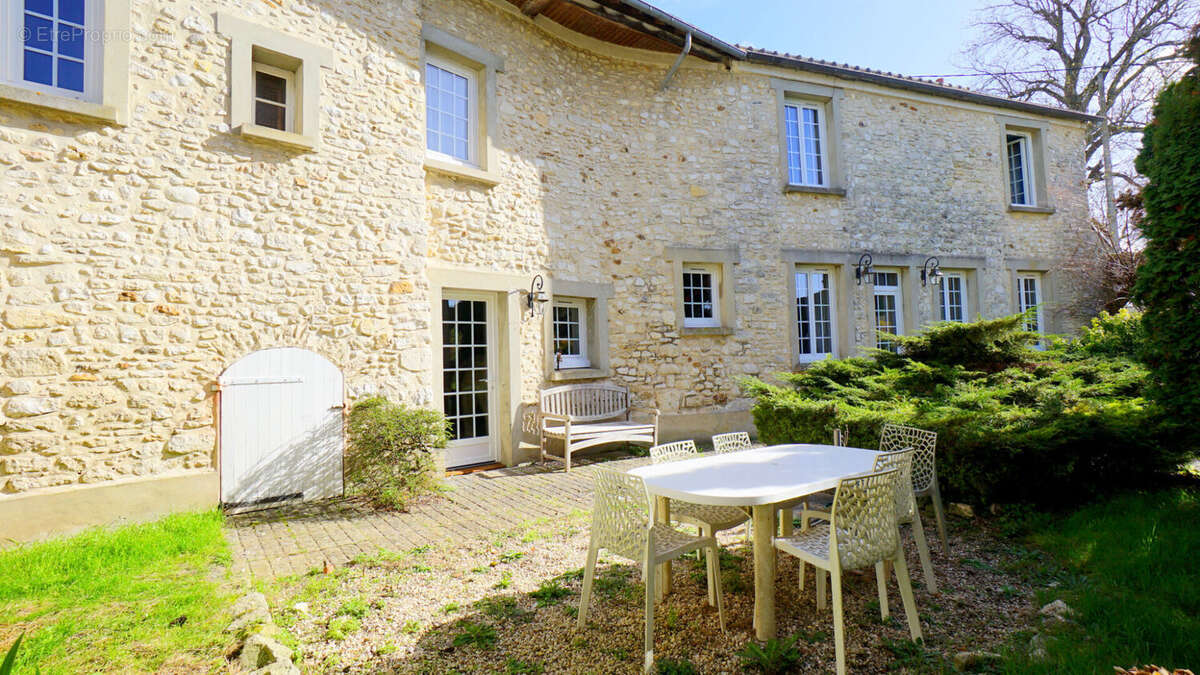 Maison à GOUSSONVILLE