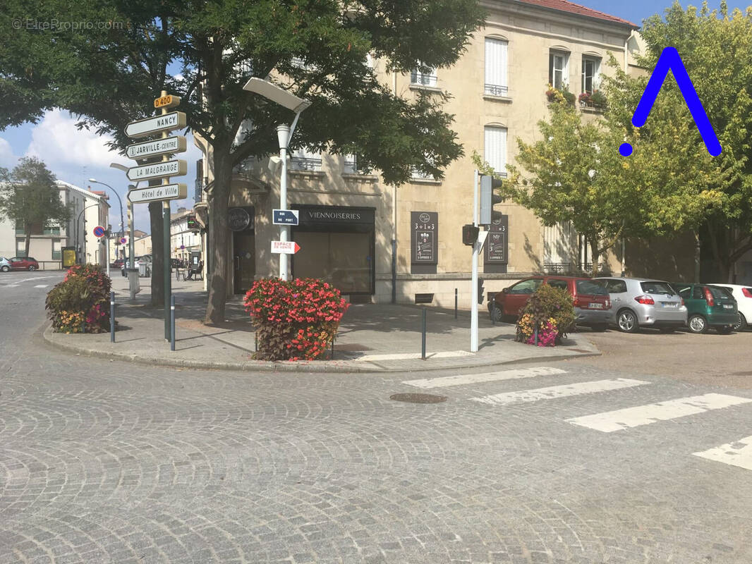 Commerce à JARVILLE-LA-MALGRANGE