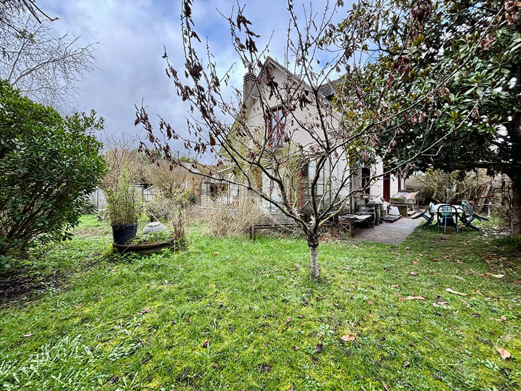 Maison à CHEVERNY