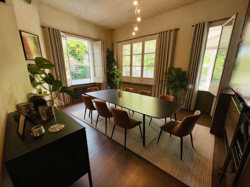 Maison à MONTEVRAIN