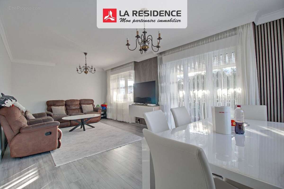 Maison à SAINT-ETIENNE-DU-ROUVRAY