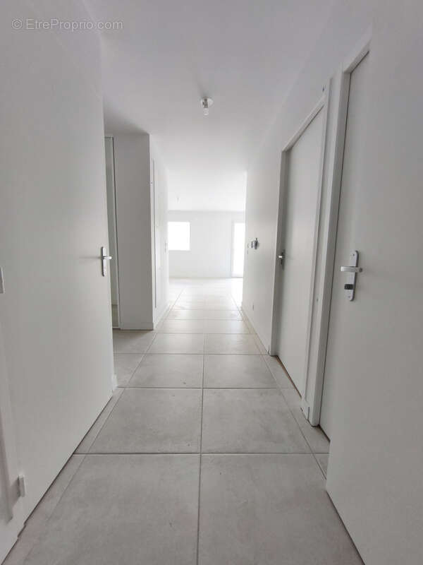 Appartement à PUSIGNAN