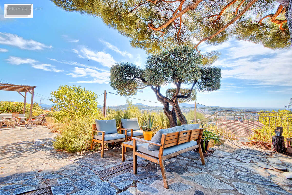 Maison à LA VALETTE-DU-VAR