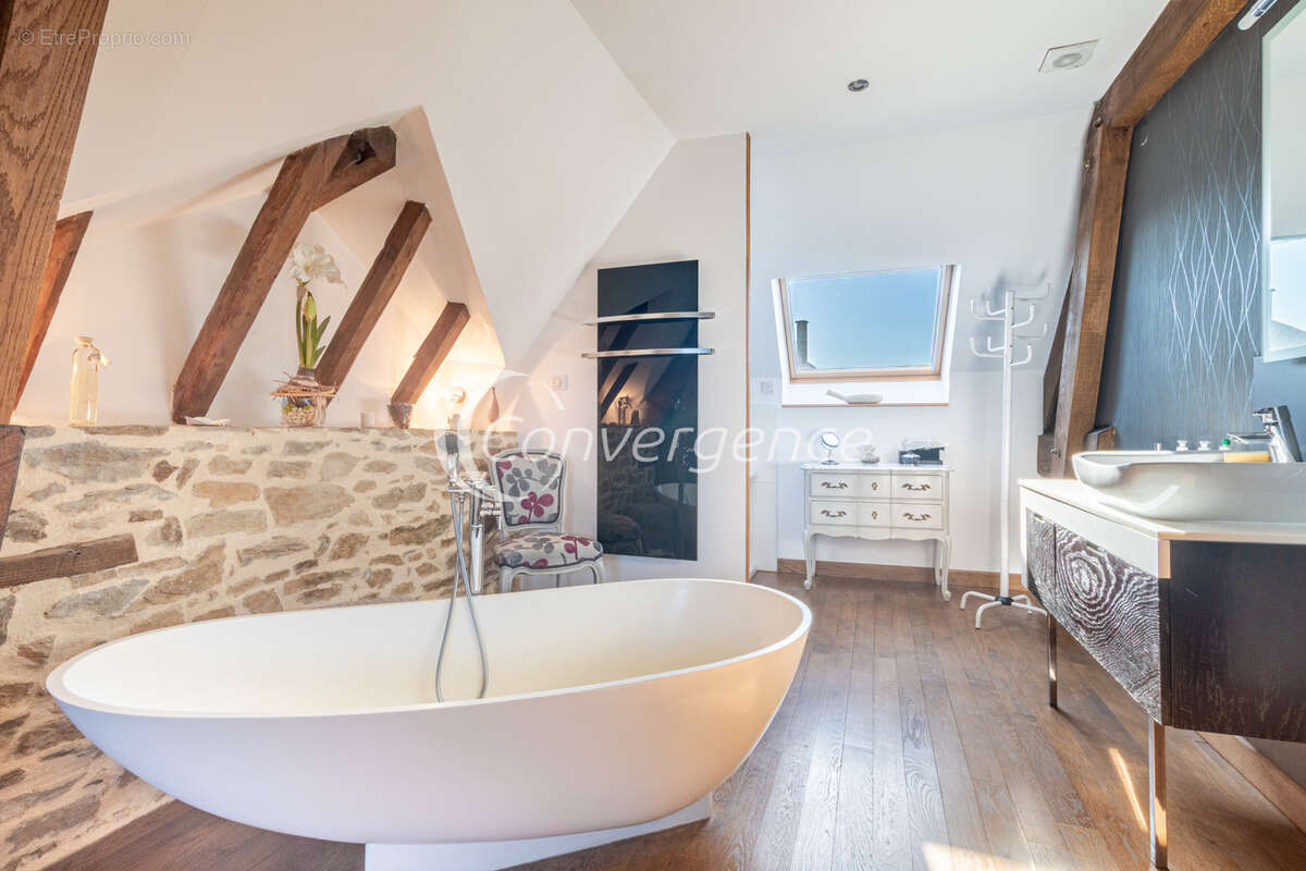 Maison à SAINT-GERMAIN-LES-BELLES