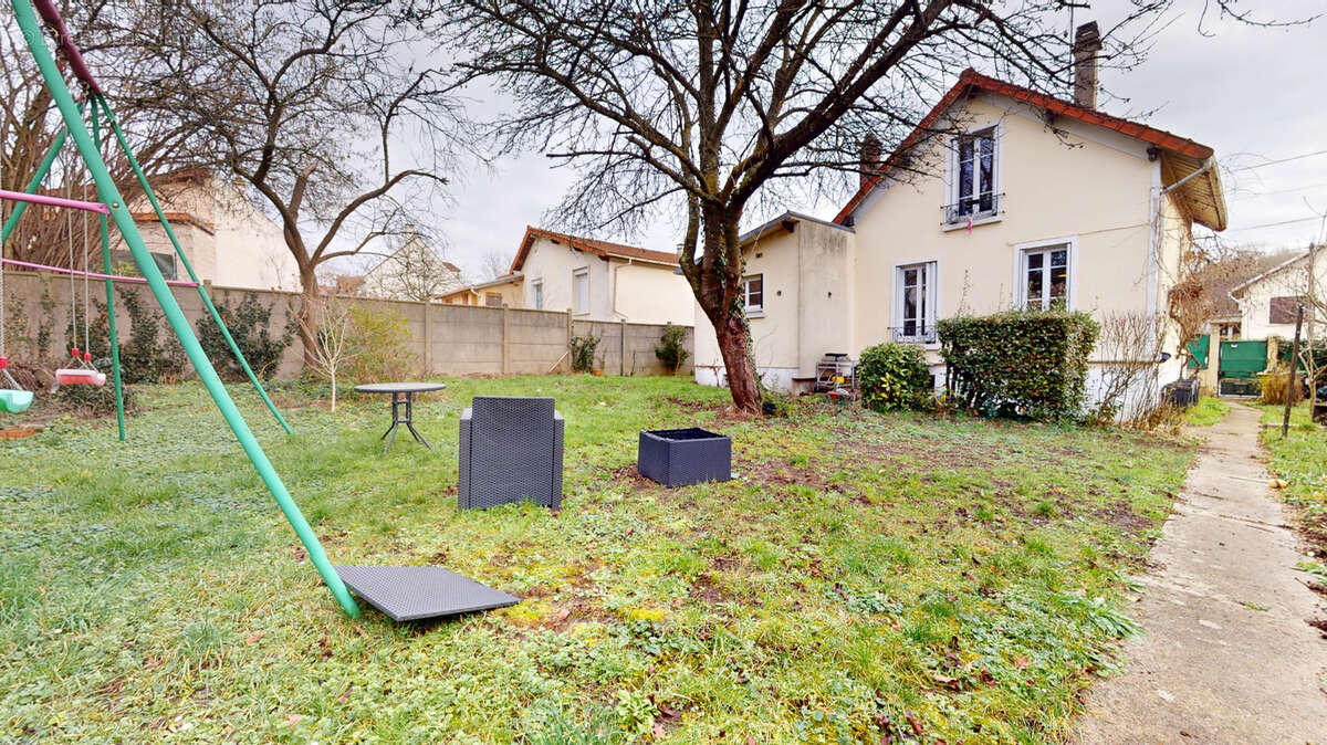 Maison à MONTIGNY-LES-CORMEILLES
