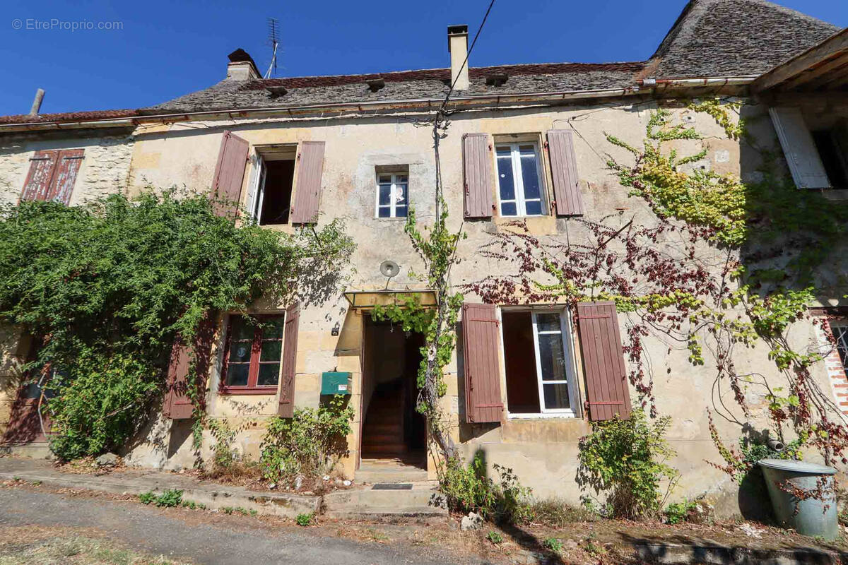 Maison à BEYNAC-ET-CAZENAC