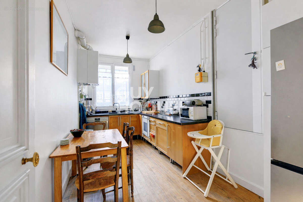 Appartement à PARIS-17E