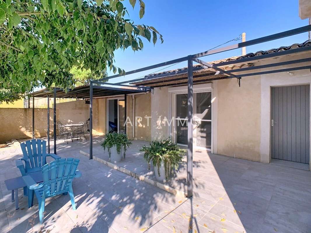 Maison à CABRIERES-D&#039;AVIGNON