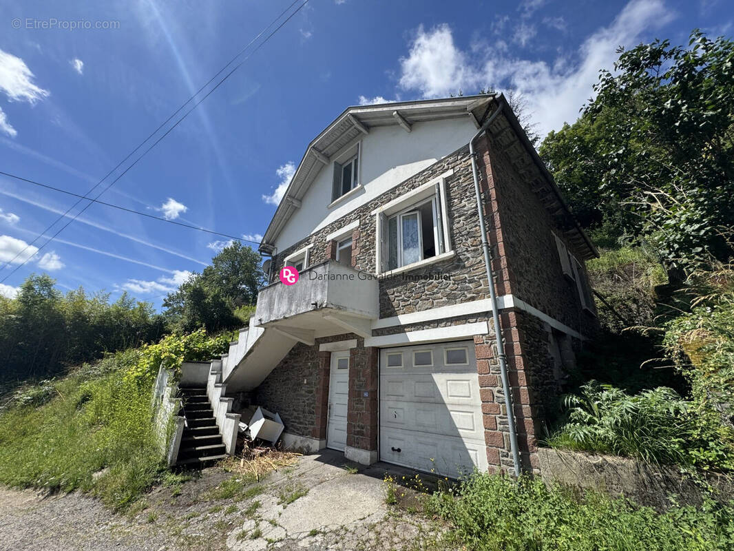 Maison à DECAZEVILLE