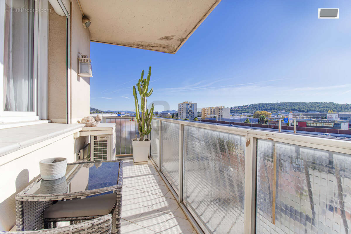 Appartement à LA VALETTE-DU-VAR