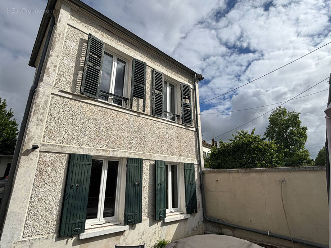 Maison à PONTOISE