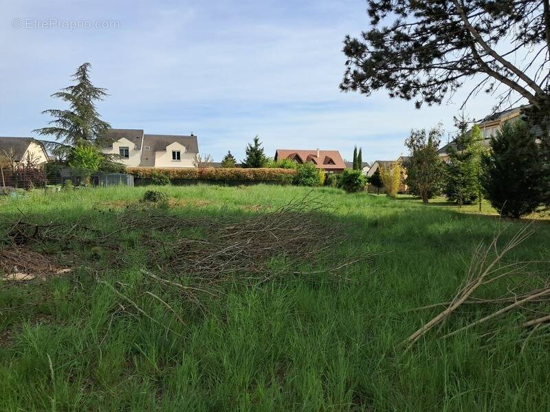 Terrain à POURNOY-LA-GRASSE