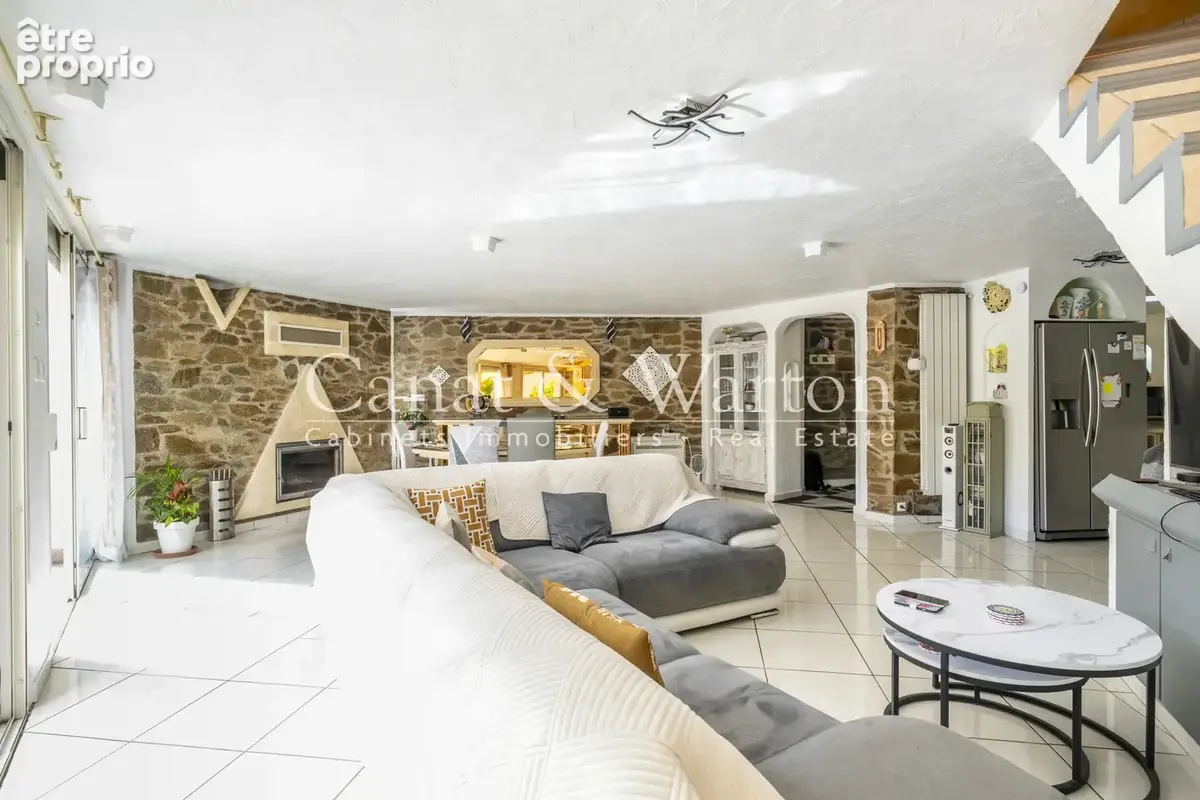 Proche du centre de cavalaire: villa d'architecte avec piscine - photo 5