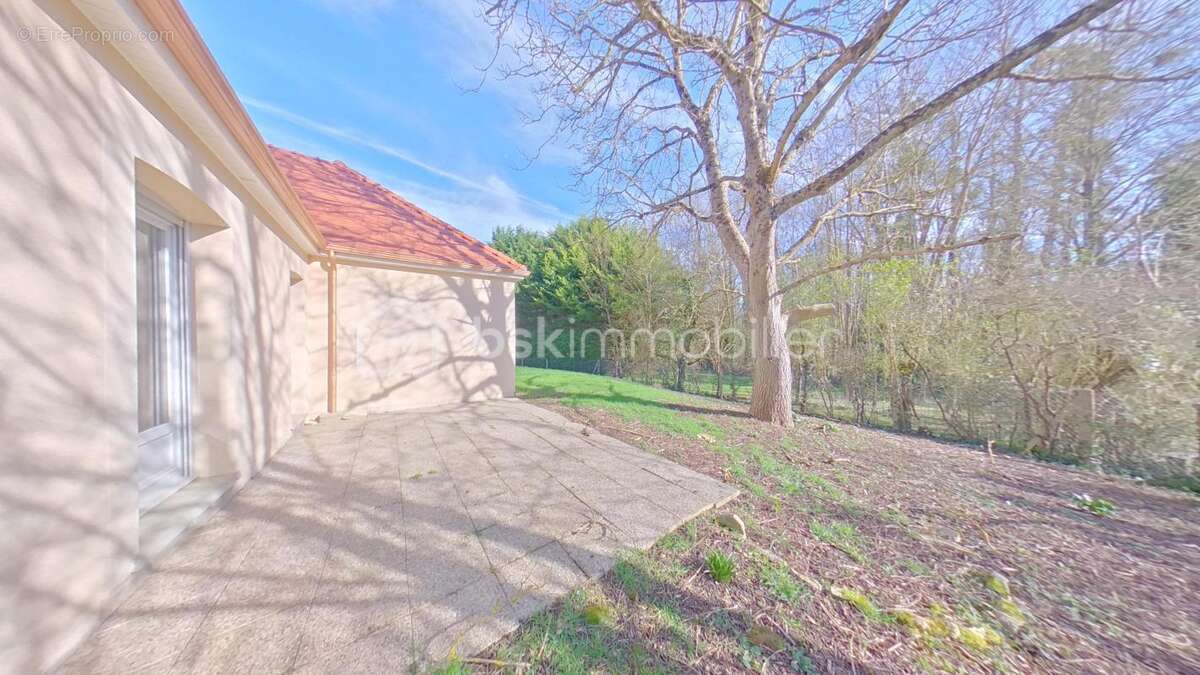 Maison à EGRISELLES-LE-BOCAGE