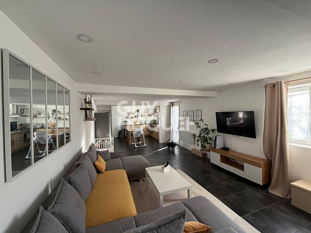 Maison à LONGUEIL-SAINTE-MARIE