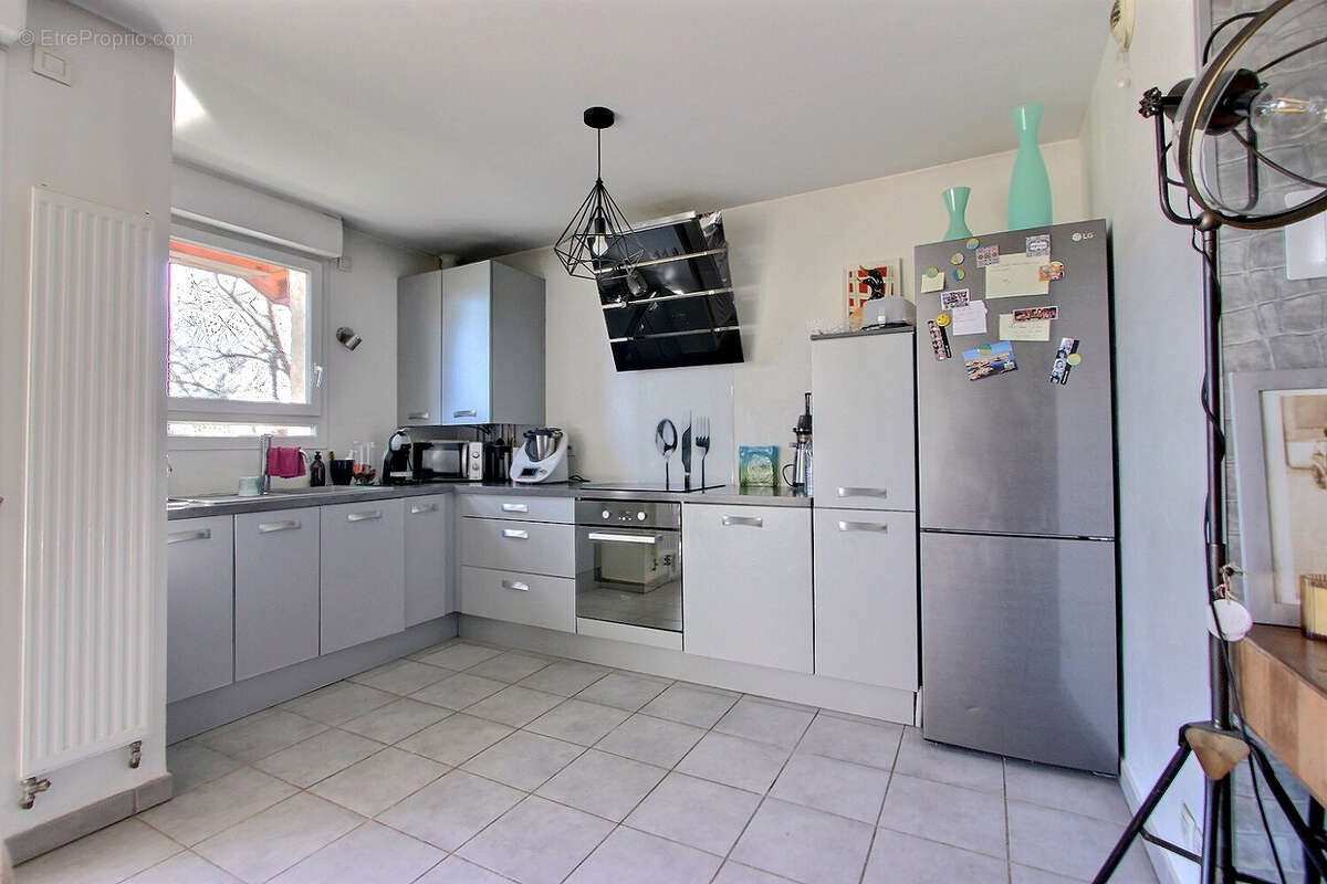 Appartement à POISY