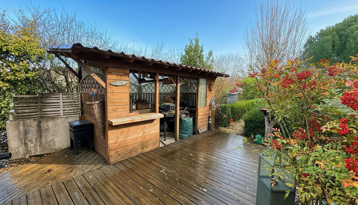 Maison à NEAUPHLE-LE-VIEUX