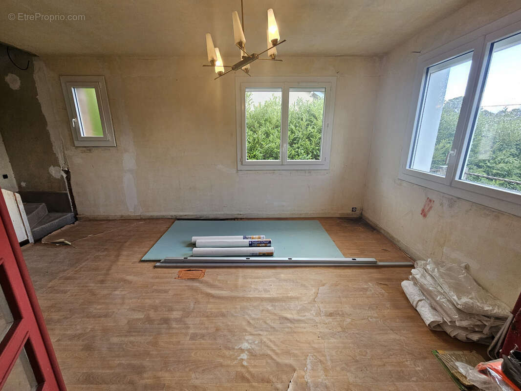 Maison à CHATEAUNEUF-LA-FORET