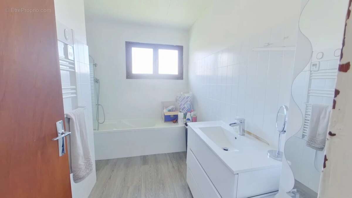 Maison individuelle avec belle superficie et parcelle - photo 8