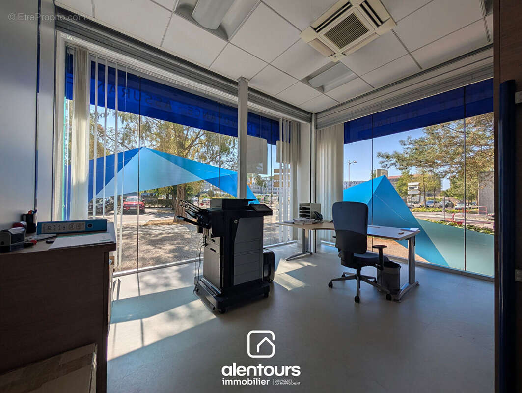 Bureaux  184 m2 - photo 4