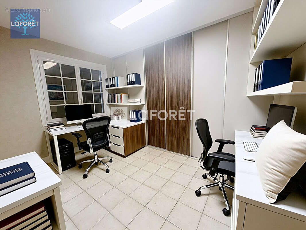 Maison à CONDE-SAINTE-LIBIAIRE