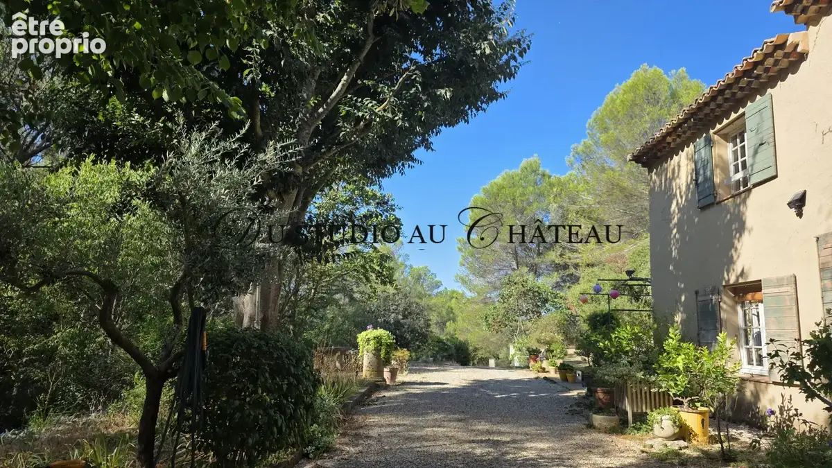 Aix en Provence, belle bastide traditionnelle avec garage sur  5000M2 sans vis-à-vis, la campagne à la ville - photo 9