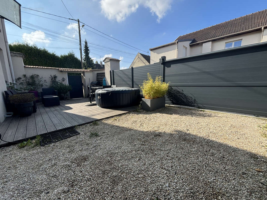 Maison à QUINCY-VOISINS