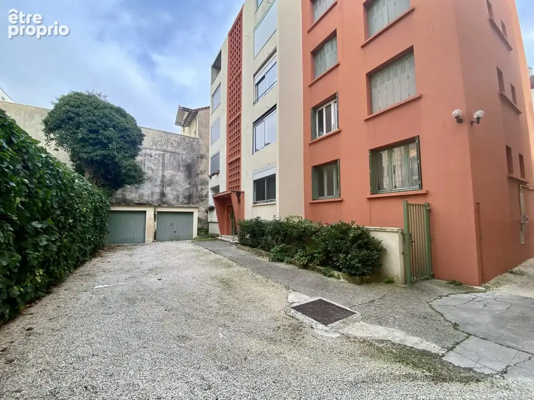 Appartement 1 pièce 28 m² à vendre à Romans-Sur-Isere (26100) - photo 2