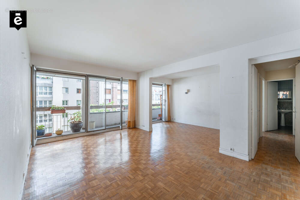 Appartement à PARIS-15E