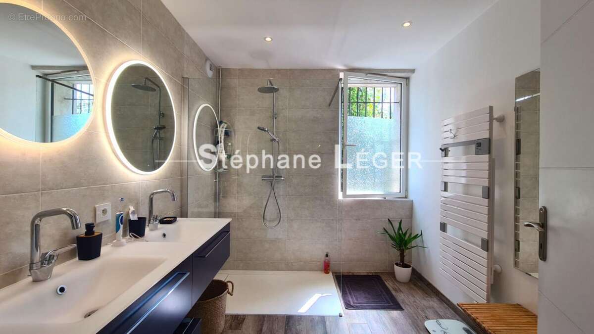 Maison à MONTELIMAR