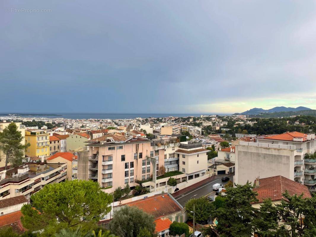 Appartement à LE CANNET