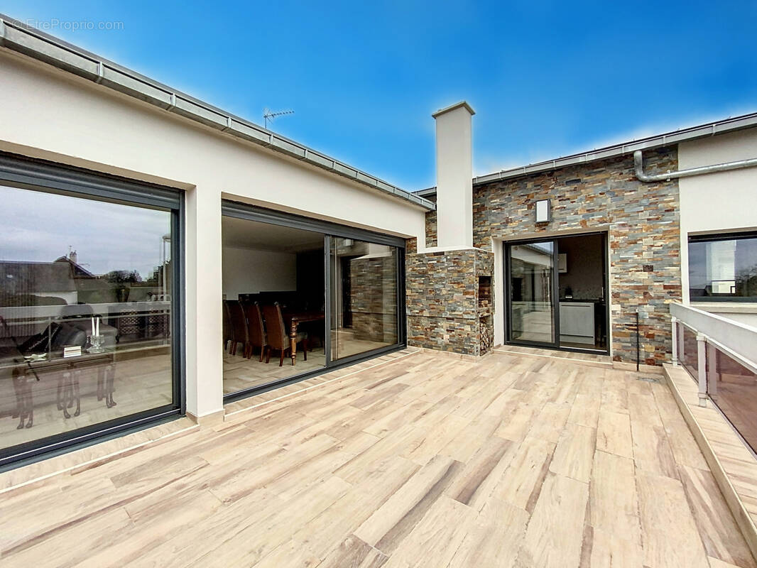 Maison à DONVILLE-LES-BAINS