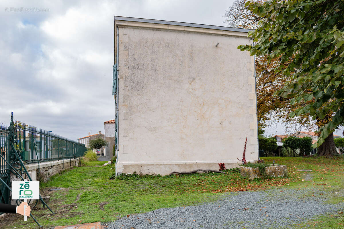 Maison à CHAMPAGNE-LES-MARAIS