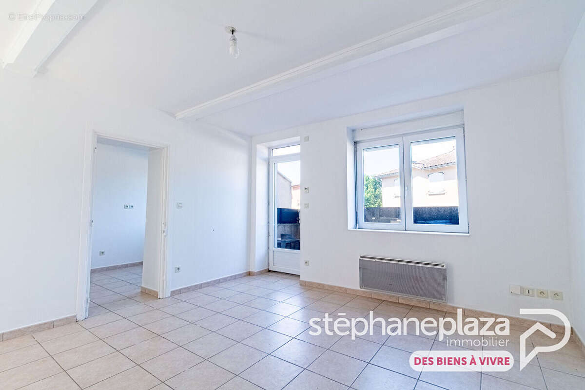 Maison de village avec 220 m² de dépendances  Fort potentiel - photo 6