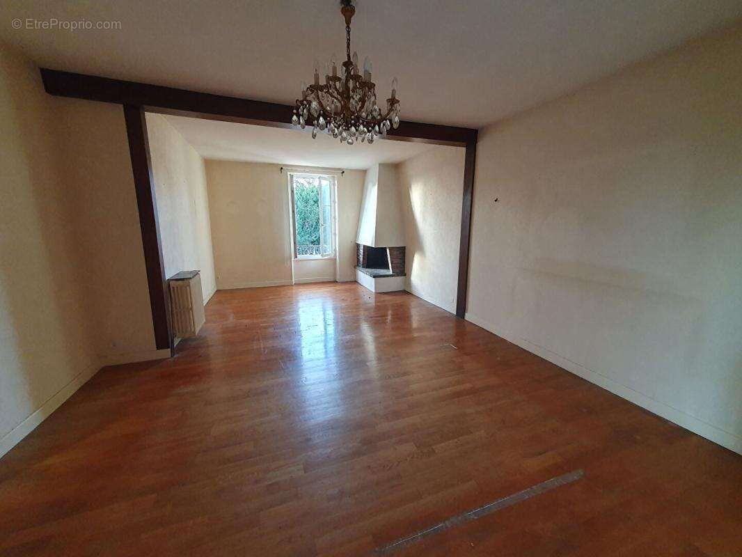 Maison Bourges 8 pièce(s) 180 m2 - photo 2