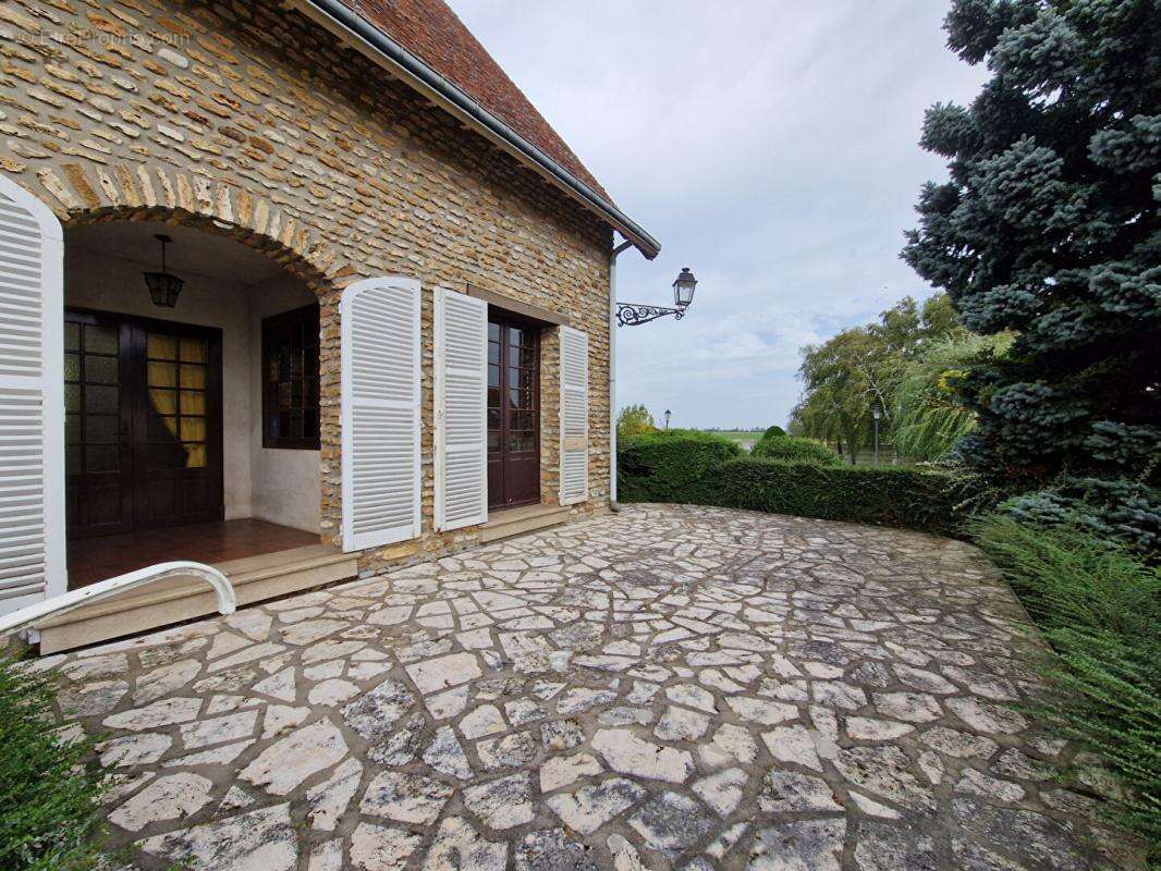 Maison 179 m² à Sainville  - photo 15
