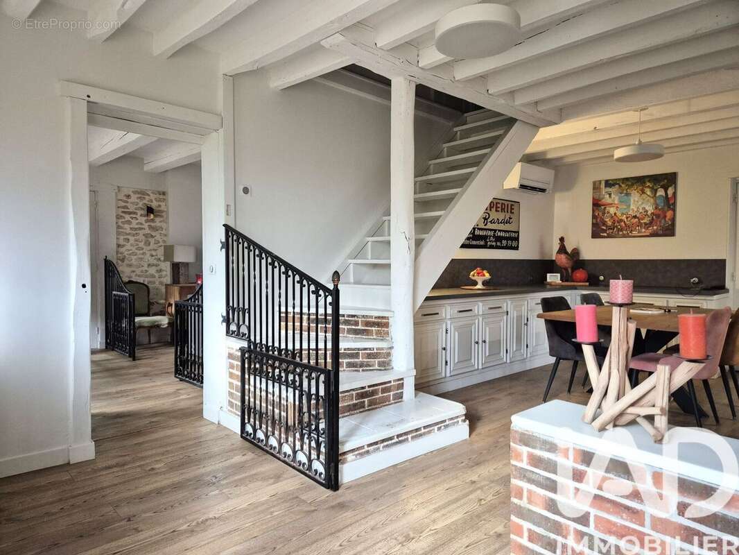 Photo 3 - Maison à JOUY-LE-CHATEL