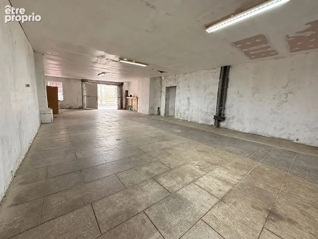 Rare à Carcassonne - Garage de 168 m² en plein centre-ville - photo 2