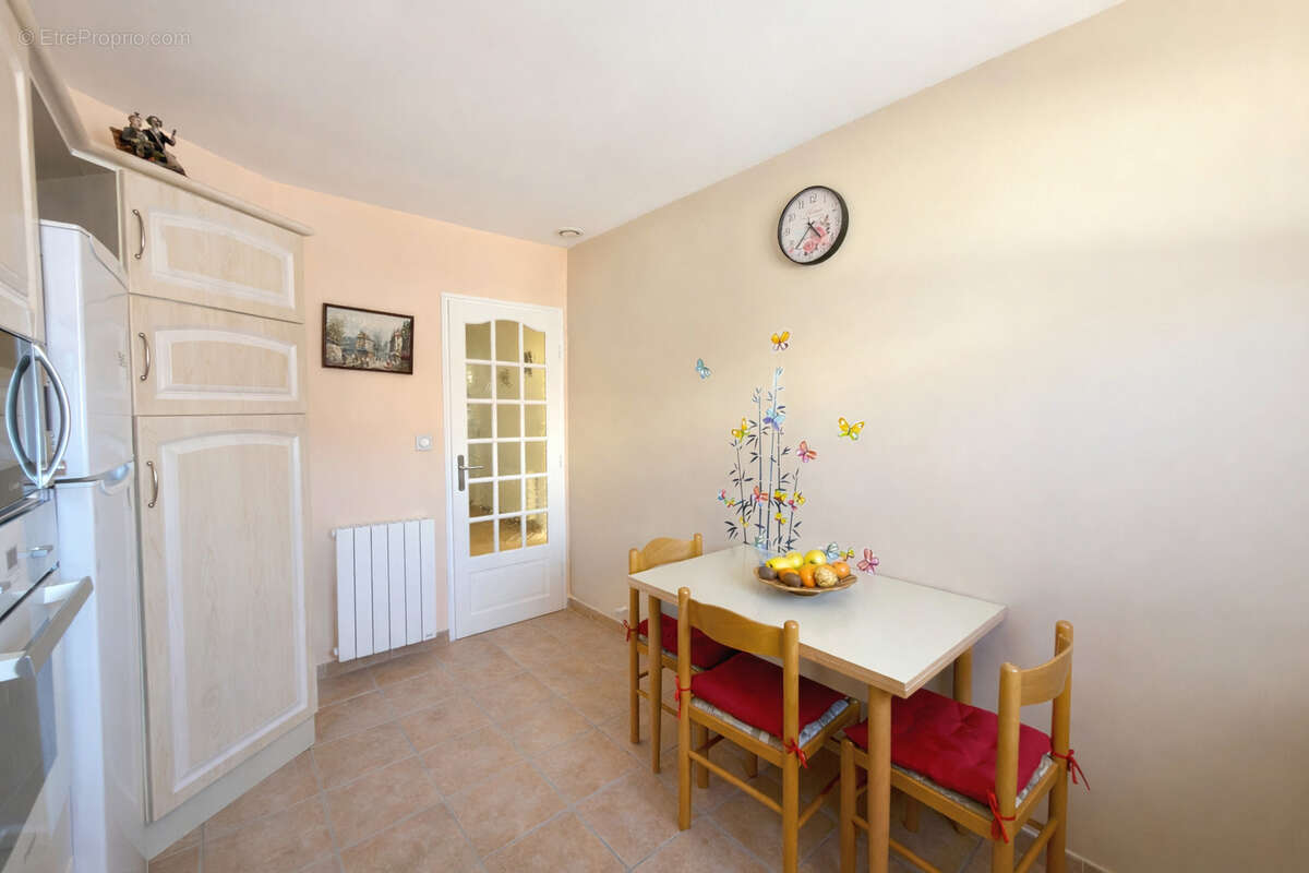 Maison à SAINT-LAURENT-DE-LA-SALANQUE