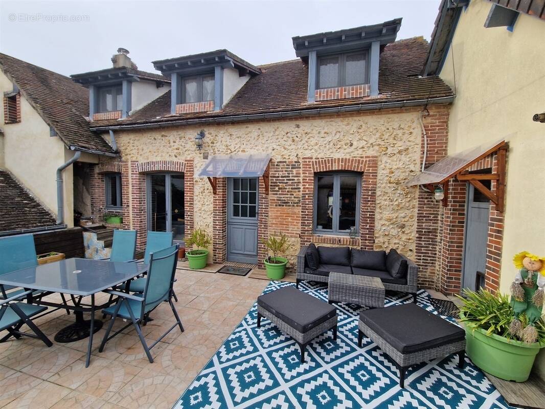 Maison à LA MADELEINE-DE-NONANCOURT