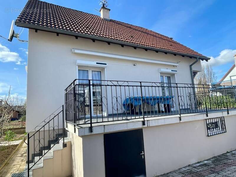 Maison 5 pièces – 120 m²  – Jardin, terrasse et double garage – Quartier calme à COLMAR à vendre - photo 14