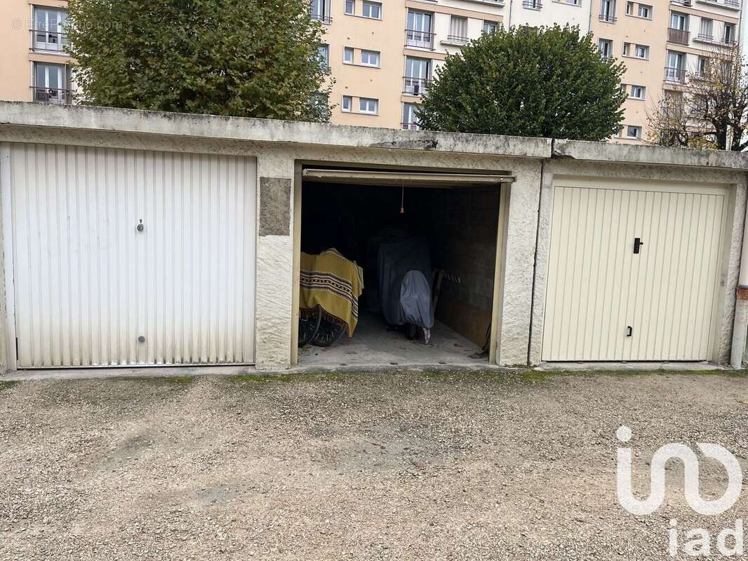 Photo 4 - Parking à DIJON