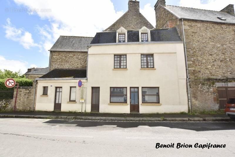 Maison à ANTRAIN