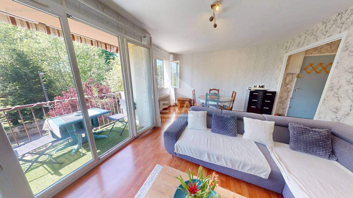 Appartement à LAGNIEU
